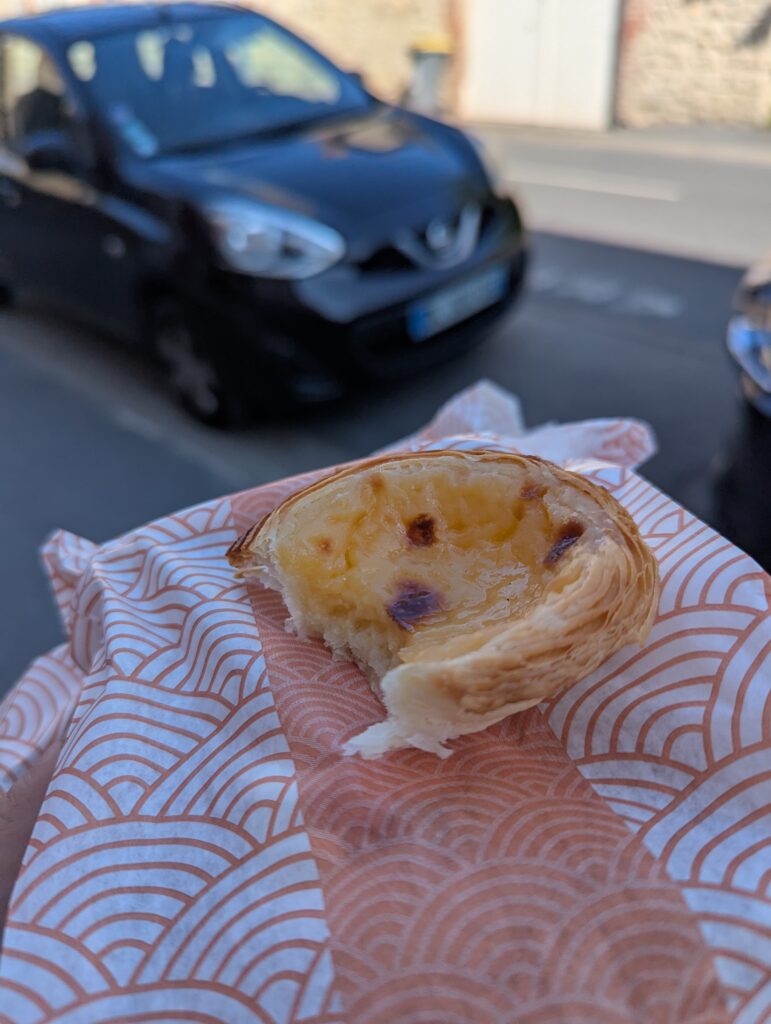 A picture of a pastry.