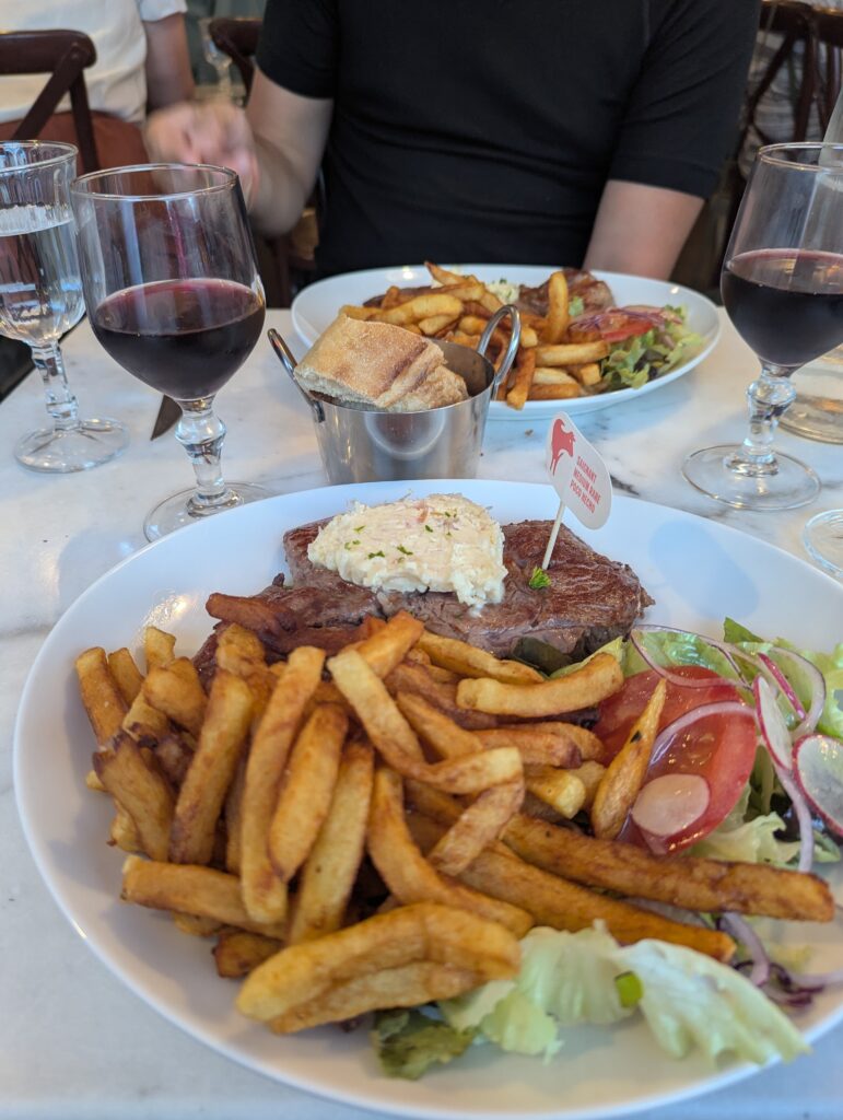 Photo of a steak and frites.