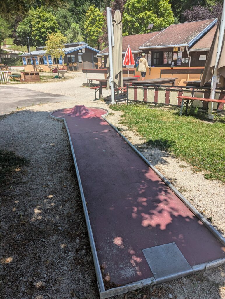 Mutant mini golf at Charmeval.
